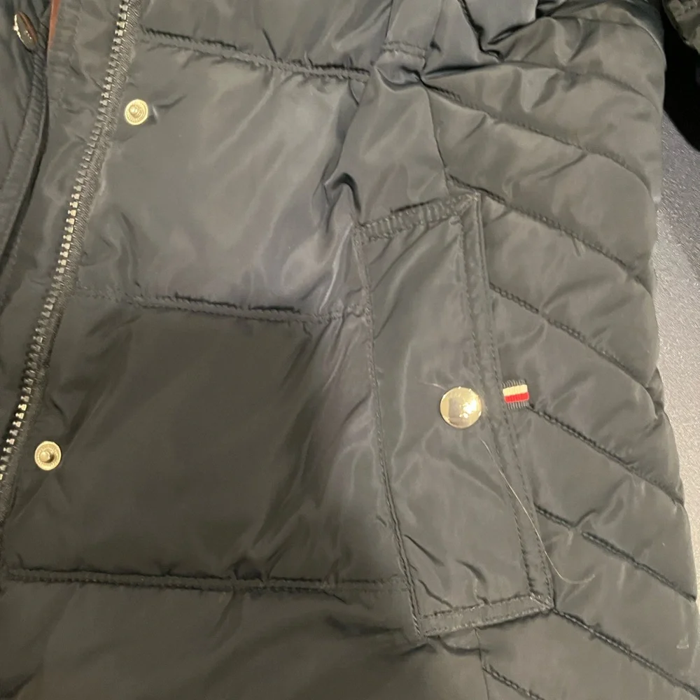Women’s Navy Puffer Jacket - Picture 6 of 9